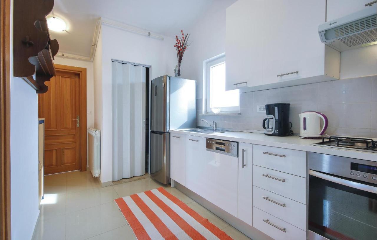 Cozy Apartment In Medulin With Kitchen Eksteriør billede