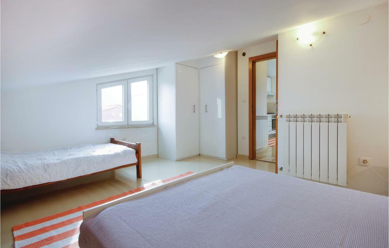 Cozy Apartment In Medulin With Kitchen Eksteriør billede